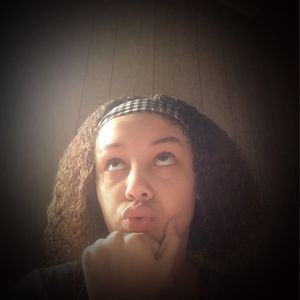 Meet your Posher, Carleecia